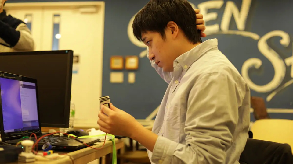 振動テストの風景