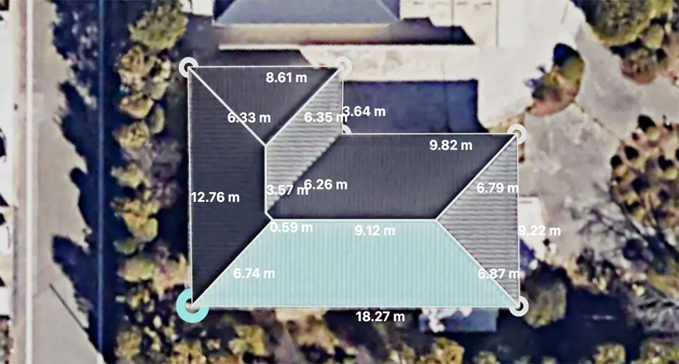 クリーンで安価な電気を日本中へ届けるために―衛星データで屋根置きソーラーの導入プロセスを変革―