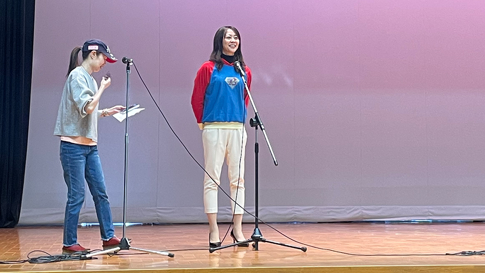 Blutについてイベントで語る様子